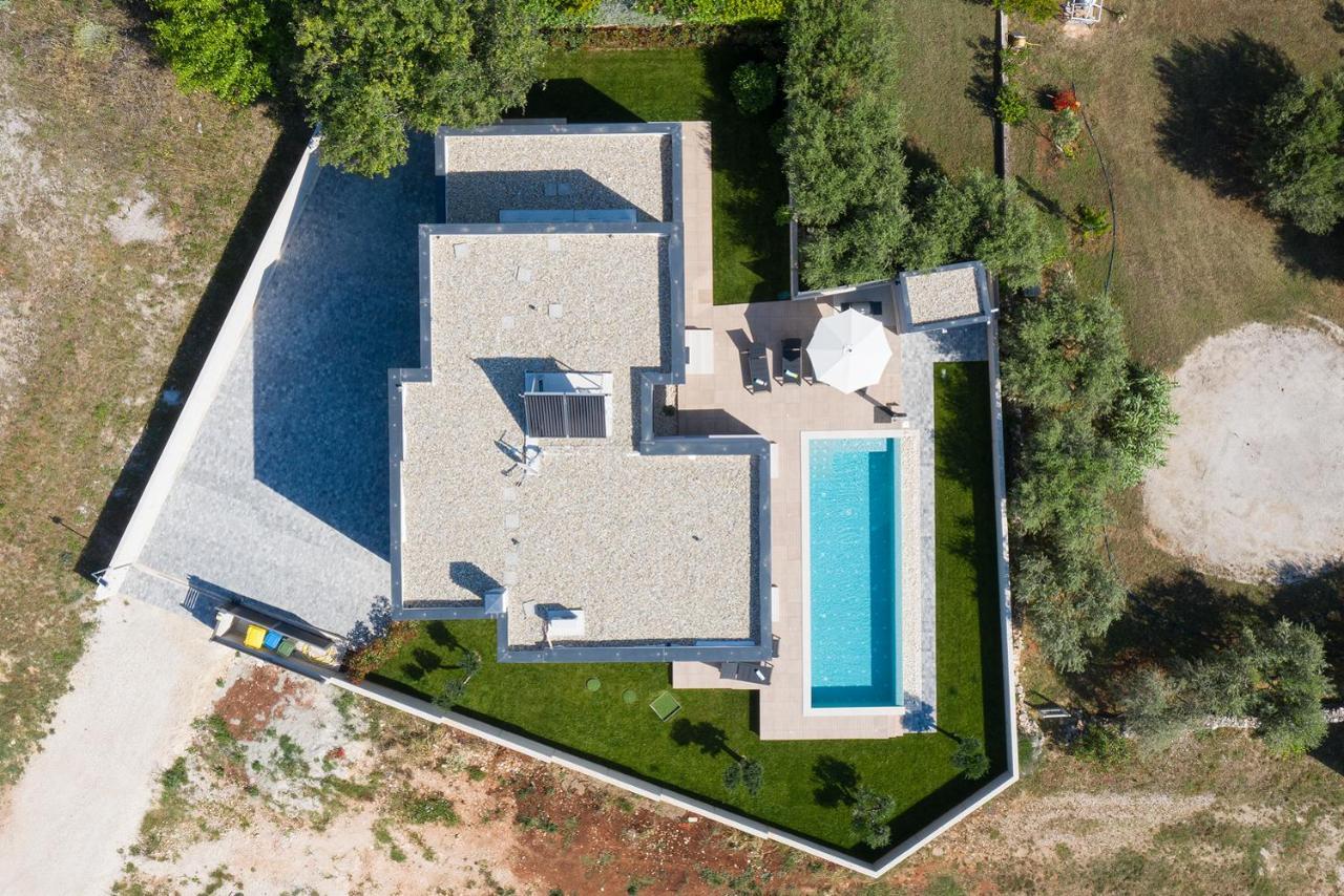 Villa Leola Ližnjan Екстериор снимка